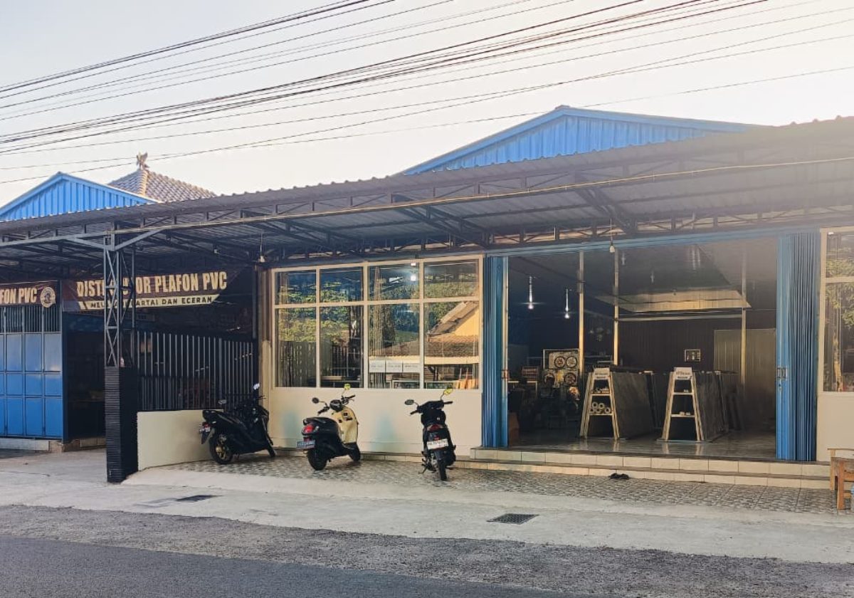 Tampak depan toko Samudra Plafon PVC di Jl. Budi Utomo, Gondang, Gandusari, Blitar