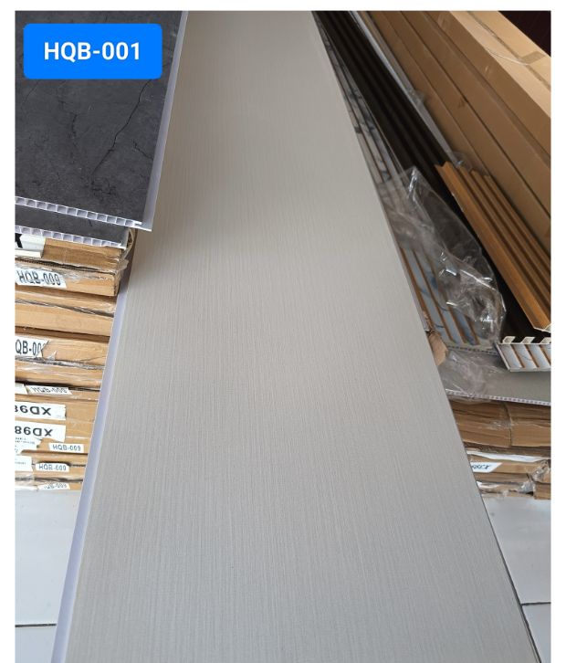 PVC wall panel HQB-001 warna krem tekstur linen, stok Samudra Plafon PVC Blitar