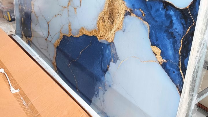 UV marble motif biru navy putih dan emas ukuran 120 x 290 cm, Blitar