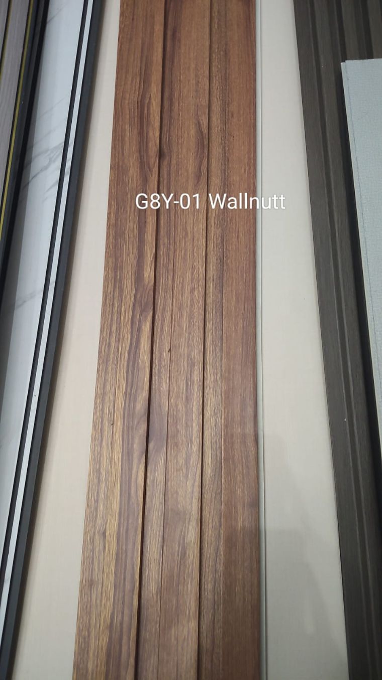WPC wall panel 19,5 x 290 cm kode G8Y-01 Wallnut, motif kayu walnut coklat kemerahan