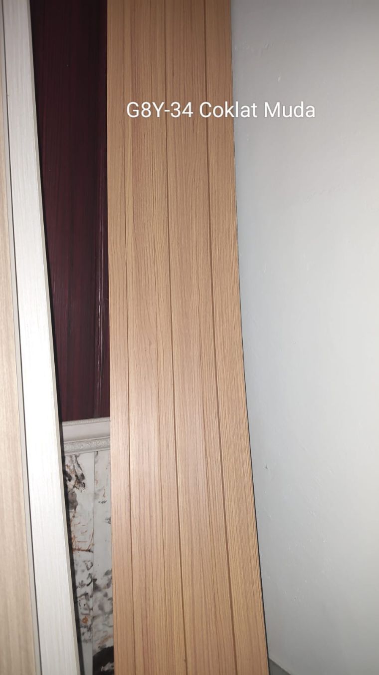 WPC wall panel 19,5 x 290 cm kode G8Y-34 Coklat Muda, motif kayu terang